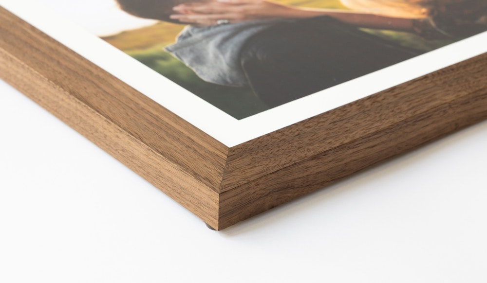 Walnut Woodland Frame 1¼" moulding corner detail