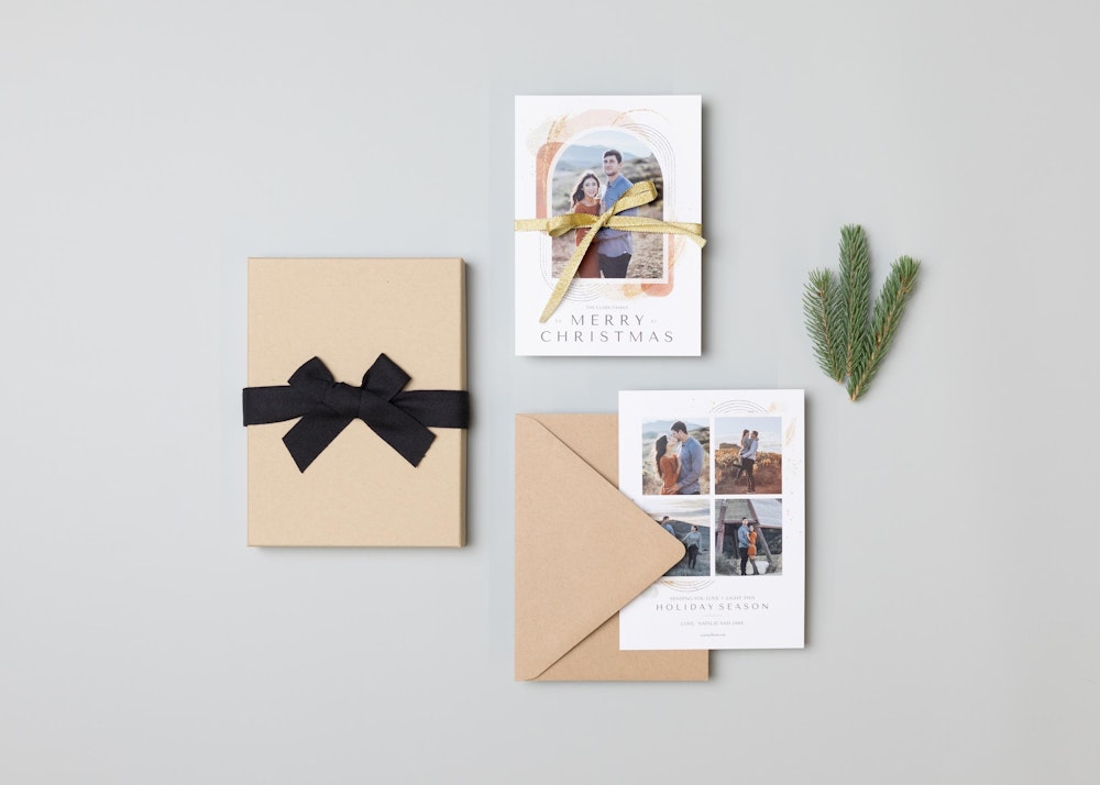5x7 holiday Flat Cards styled with kraft Premium Packaging
